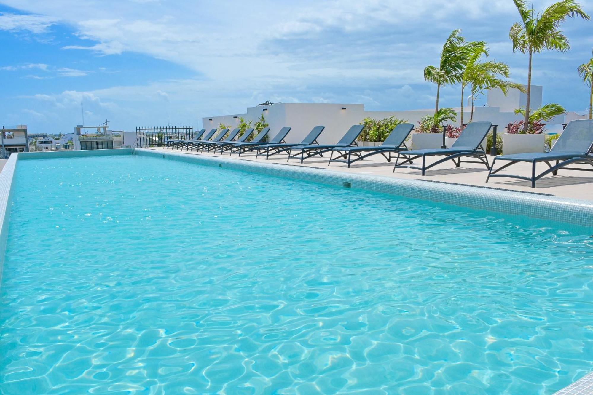 Urban Towers Playa Del Carmen Apartment Bagian luar foto