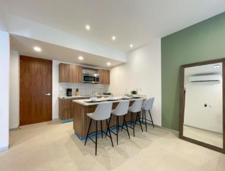 Urban Towers Playa Del Carmen Apartment Bagian luar foto